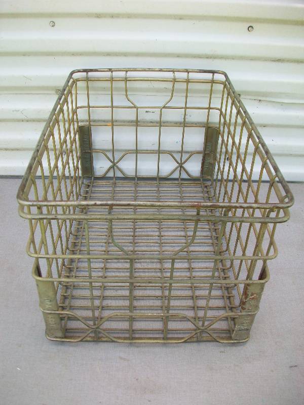 lot 64 image: Metal Milk Crate