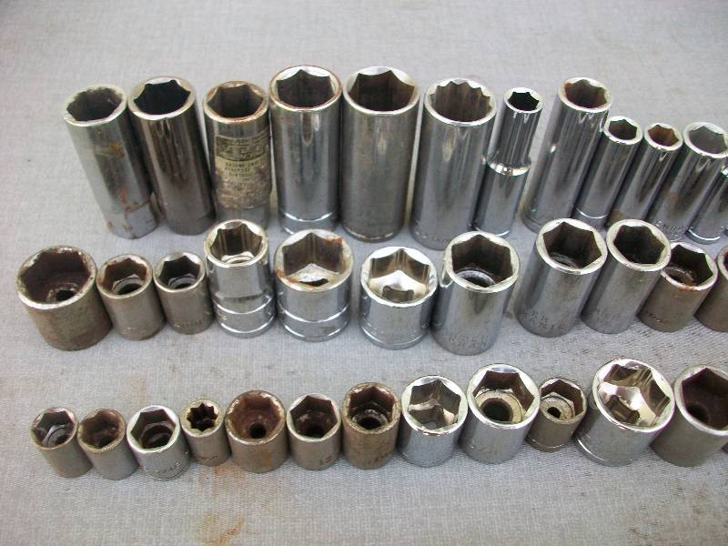 lot 67 image: Sockets