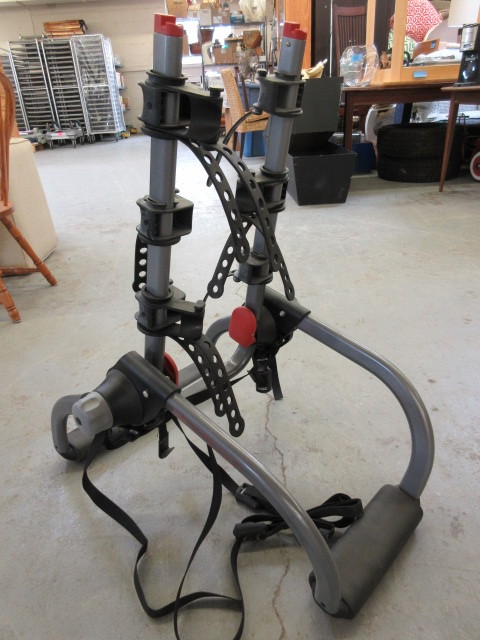 lot 109 image: YAKIMA 3 BIKE RACK