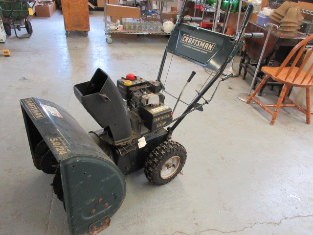 lot 121 image: CRAFTSMAN SNOWBLOWER