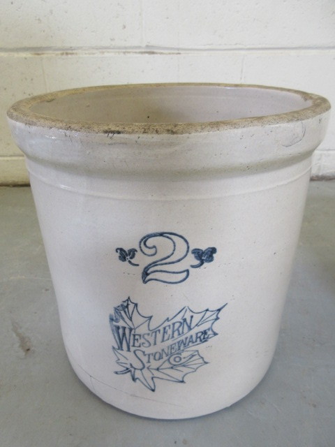 lot 128 image: WESTERN STONEWARE 2 GALLON CROCK