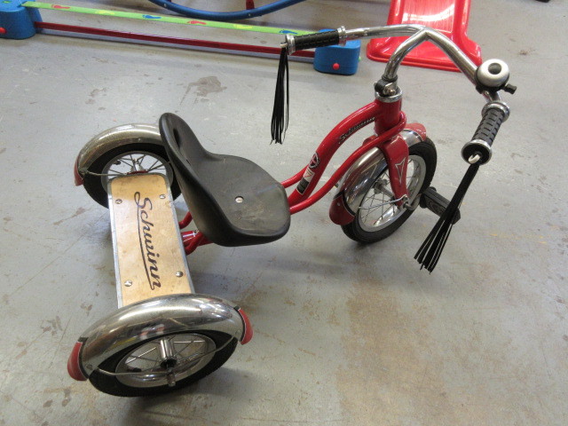lot 137 image: SCHWINN TRICYCLE