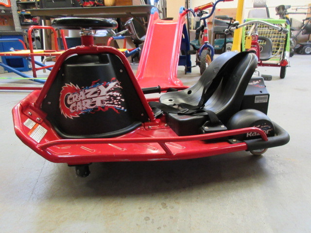 lot 138 image: CRAZY CART RAZOR