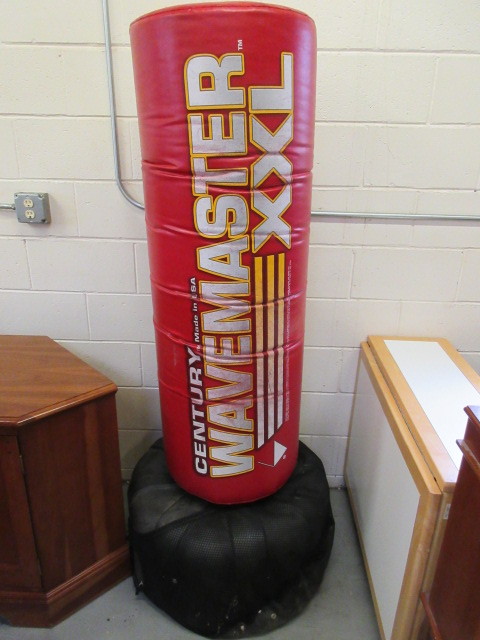lot 142 image: CENTURY WAVEMASTER XXL WORKOUT BAG