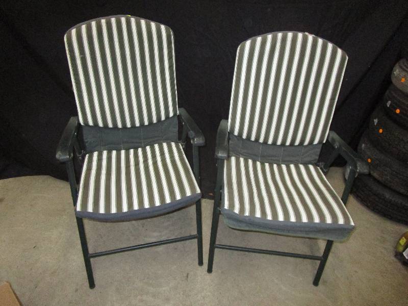 lot 2 image: Two striped lawn chairs