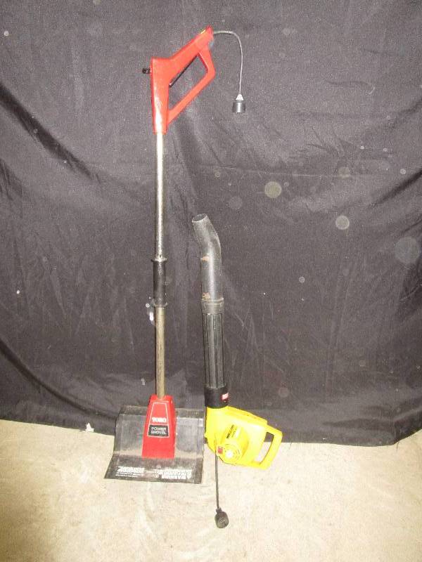 lot 3 image: Toro power electric shovel, works, para mount electric power  blower model PB95-works