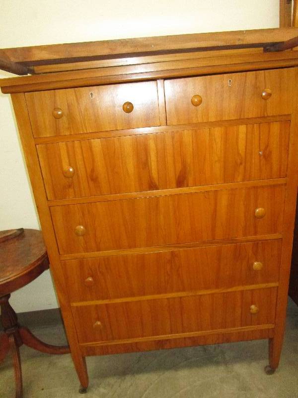 lot 19 image: wooden dresser, 6 drawers 35.5X19X49- with out mirror mirror is 20 34  tall