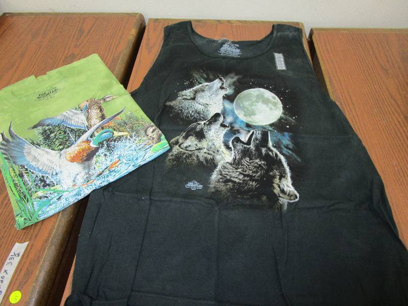 lot 30 image: 2 shirts XL
