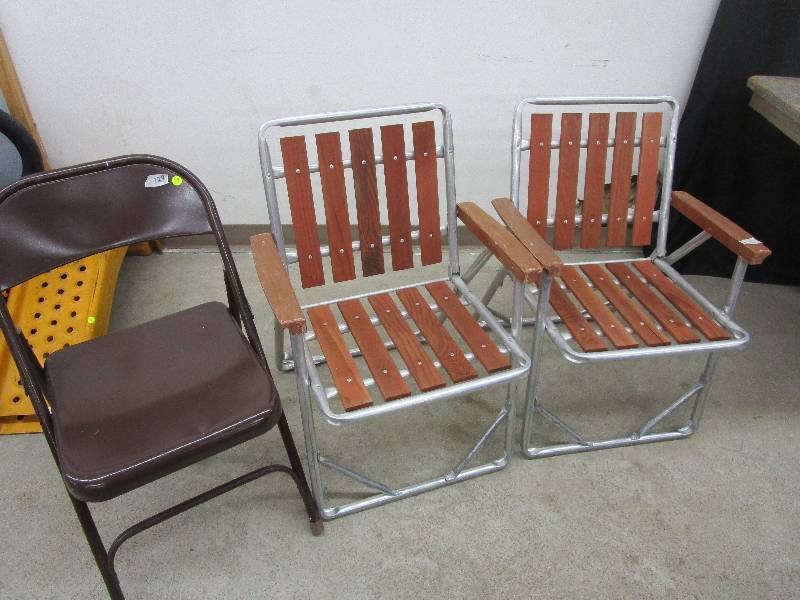 lot 49 image: 3 chairs