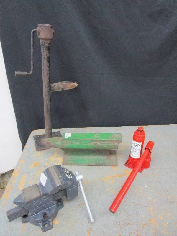 lot 52 image: Jack, Vise, Anvil, Old Jack