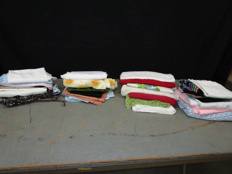 lot 76 image: Table Clothes, and Assortment of Materials and Fabric