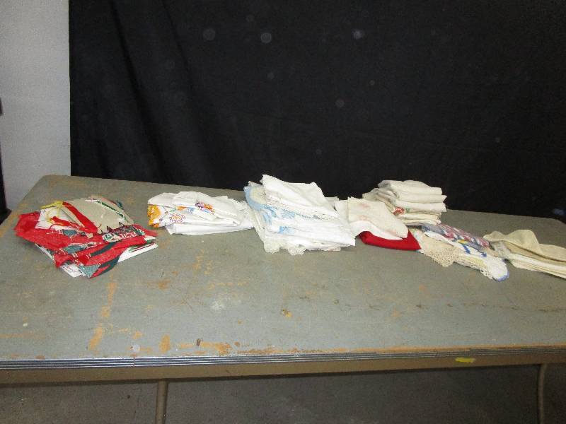 lot 77 image: Doily, Table Runners, Place Mats, Cloths, Assortment of Fabric