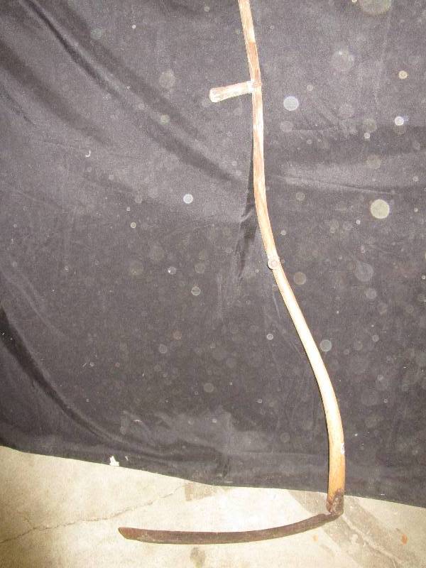 lot 99 image: Wooden Sy