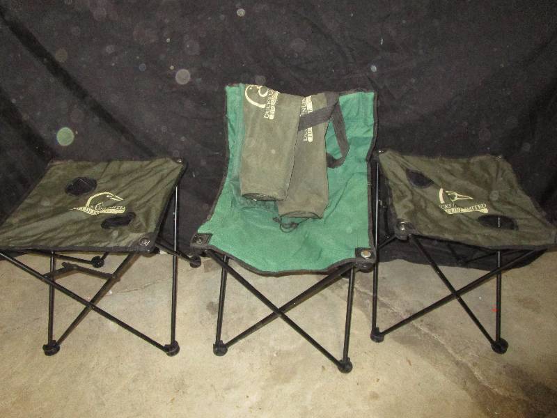 lot 101 image: Ducks Unlimited Chair and 2 Cupholders