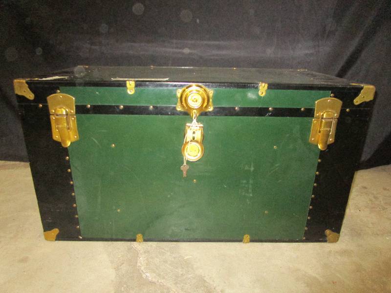 lot 118 image: Antique Trunk