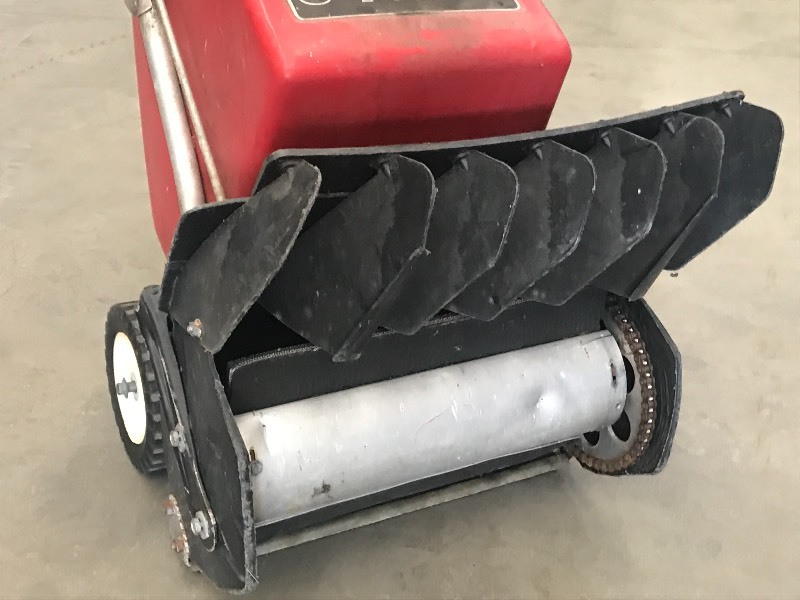 lot 6 image: Toro S-140 Single Stage Snow Blower...