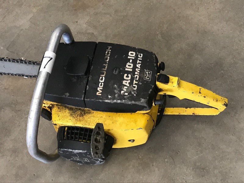 lot 7 image: McCulloch MAC10-10 Chainsaw, Runs ...