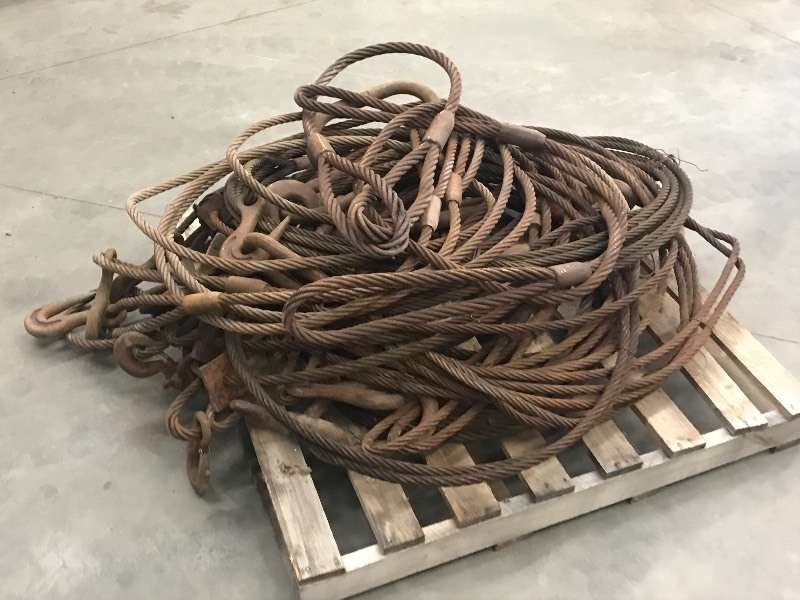 lot 17 image: Pallet Lot Of Industrial Lifting Ca...