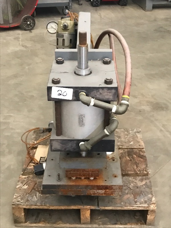lot 20 image: Barnaby Industrial Pneumatic Punch...
