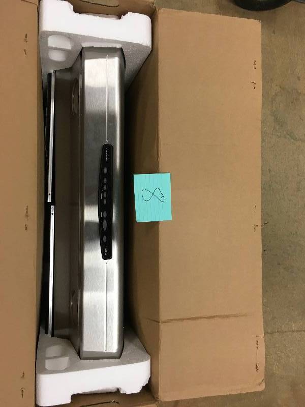 BROAN Allure 3 Series 30 in. Convertible Range Hood in Stainless Steel not used
