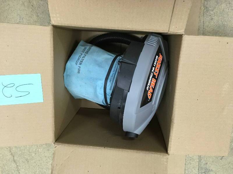 BUCKET HEAD 5 gal. 1.75-Peak HP Wet Dry Vac  USED in working conditions