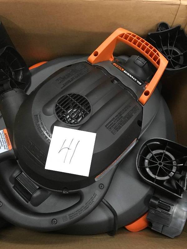 lot 41 image: RIDGID 12 Gal. 5.0-Peak HP Wet Dry Vac with Detachable Blower in working conditions