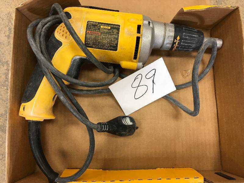 lot 89 image: DEWALT 4000 RPM Variable Speed Reversible Drywall Scrugun USED in working conditions