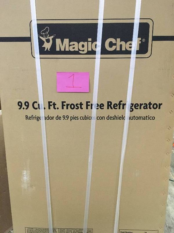 lot 1 image: Magic Chef 9.9 cu. ft. Top Freezer Refrigerator in White new