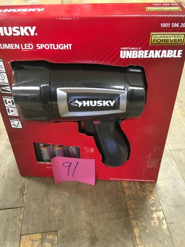 lot 91 image: Husky 500lumen Unbreakable Spotlight