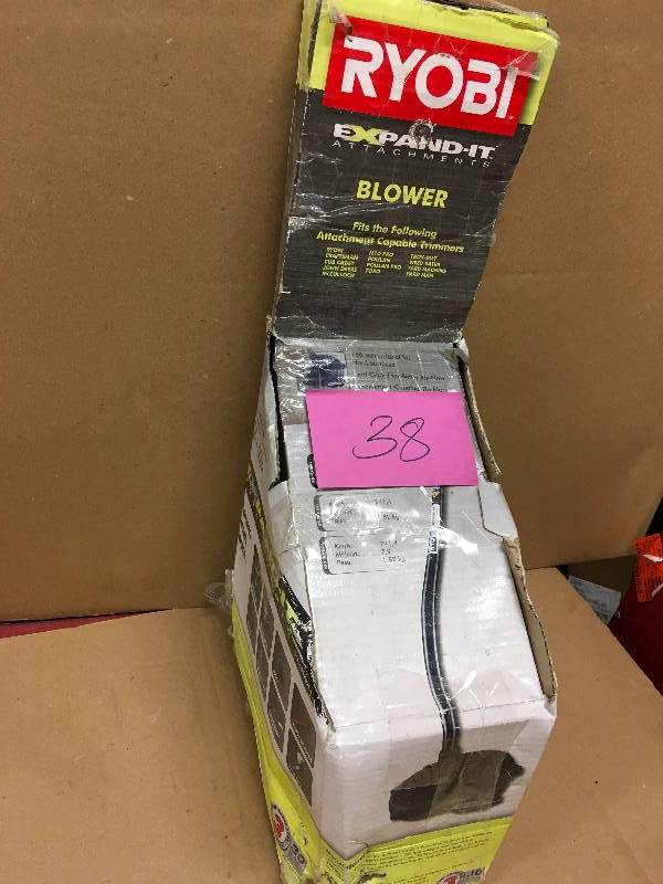 lot 38 image: RYOBI RYBLW22 Expand-It 150 MPH 279 CFM Universal Blower Attachment used in working conditions
