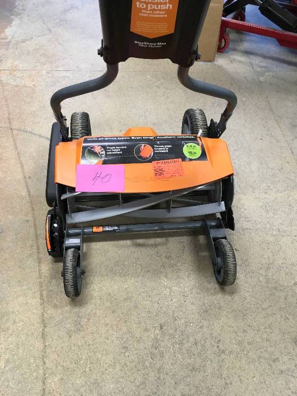 lot 40 image: Fiskars 18-Inch Staysharp Max Reel Mower