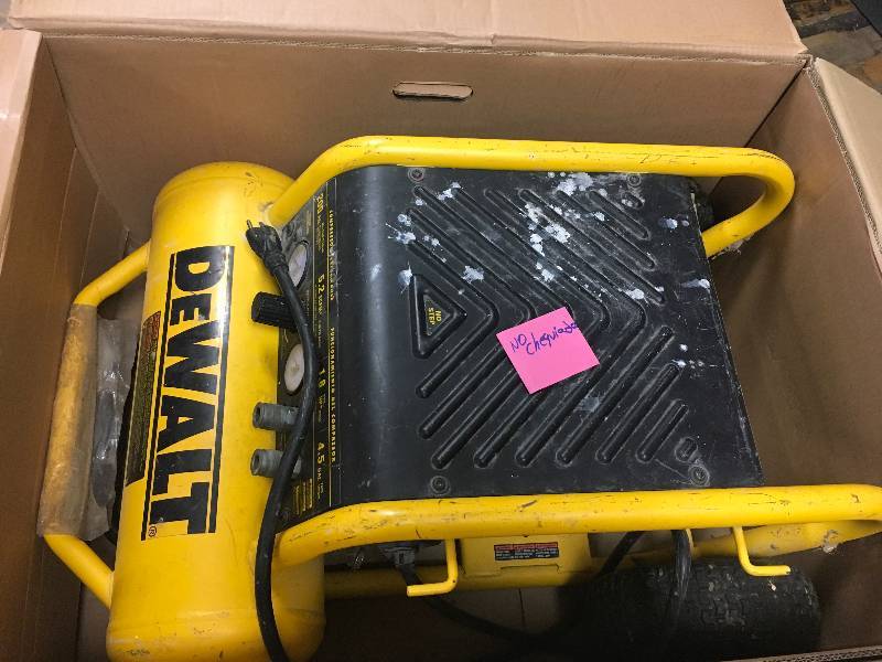 lot 52 image: Dewalt 4.5 Gal. Portable Electric Air Compressor in like new condition