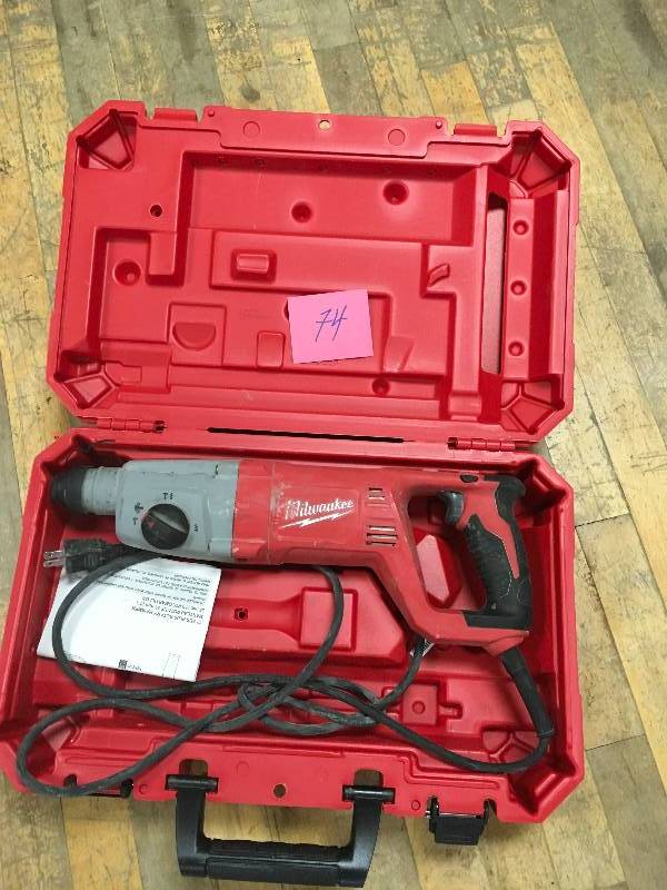 lot 74 image: Milwaukee 1 in. SDS D-Handle Rotary Hammer used in working conditions