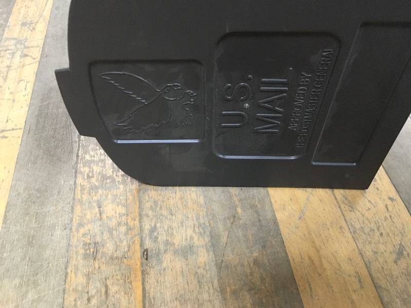 lot 101 image: Gibraltar Elite Large Galvanized Steel Post-Mount Mailbox in Black