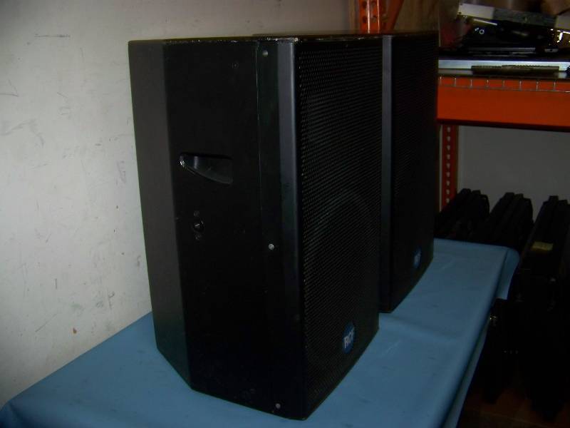 lot 12 image: (2) RCF Acustica, 12, 2-Way, Full Range, Acustica Series, Loudspeakers  Speakers