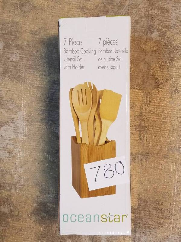 lot 780 image: Ocenstar 7-Pc. Bamboo Cooking Utensil Set