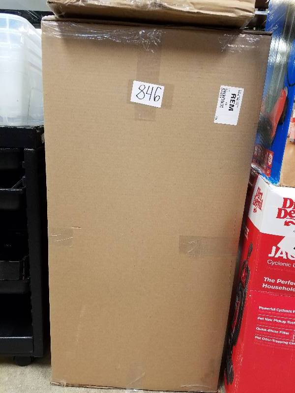 lot 846 image: Master Craft 4-Shelf Adjustable Heavy-Duty Shelving