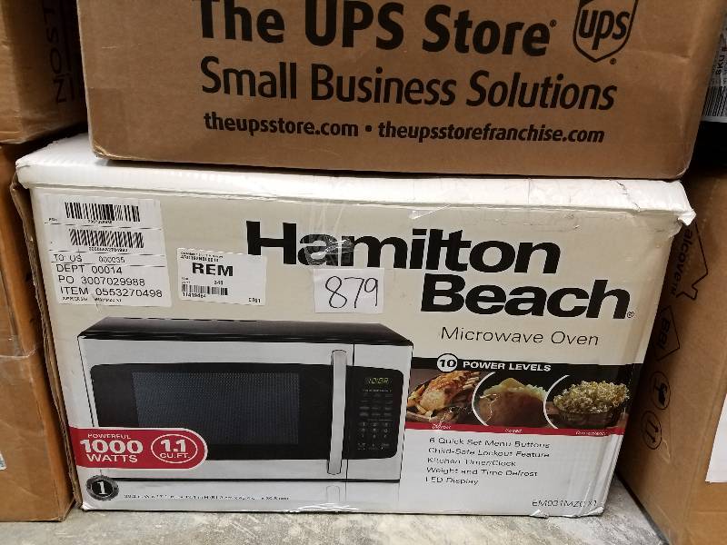lot 879 image: Chefs Mark 1.3 Cu. Ft. 1000-Watt Microwave Oven