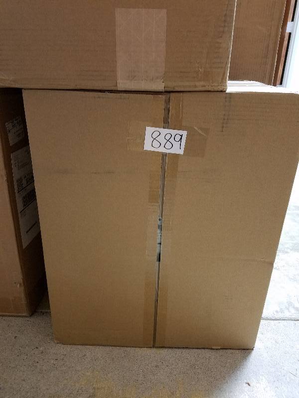 lot 889 image: Chefs Mark 0.9 Cu. Ft. 900-Watt Microwave Oven - Red