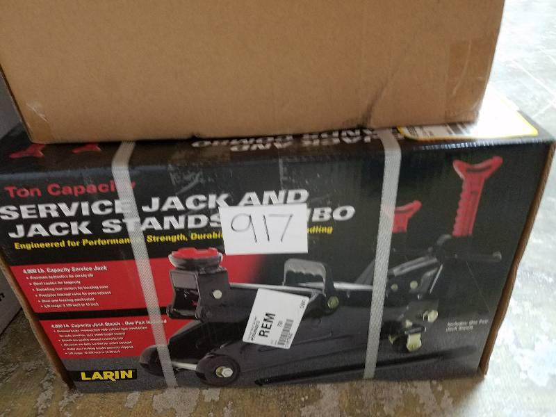 lot 917 image: 2 Ton Floor Jack with Jack Stand
