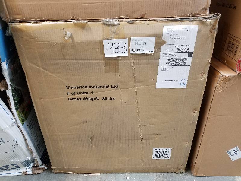 lot 933 image: Chefs Mark 36,000 Btu 4-Burner Gas Grill
