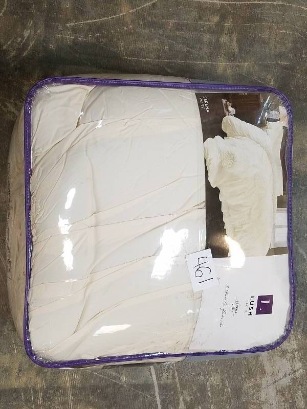 lot 461 image: McLeland Design Serena 3-Pc. Comforter Set - Queen Size