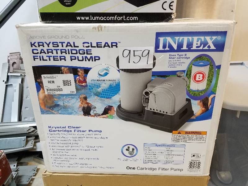 lot 959 image: Intex 2500 GPH Filter Pump for 18 Easy Set and 18 and 24 Round Metal-Frame Pools