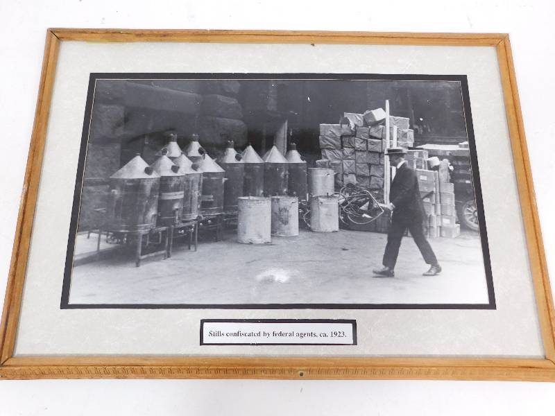 lot 29 image: Vintage Framed & Matted Photograph