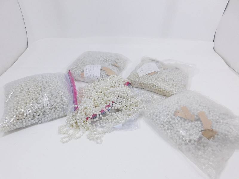lot 52 image: Pearl White Necklaces