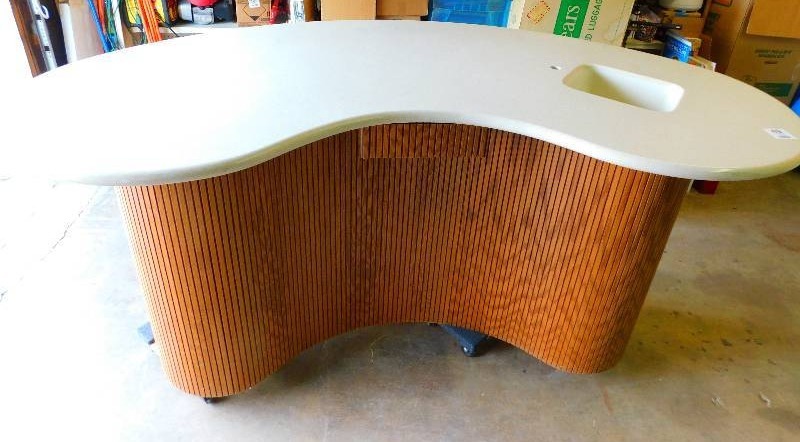 lot 49 image: Stationary  Bar