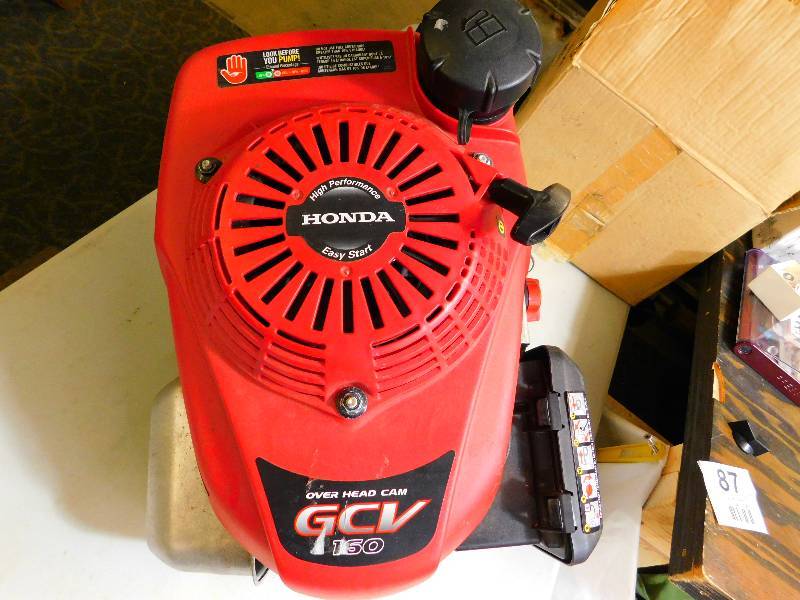 lot 76 image: Honda Vertical Shaft Engine  GCV  160