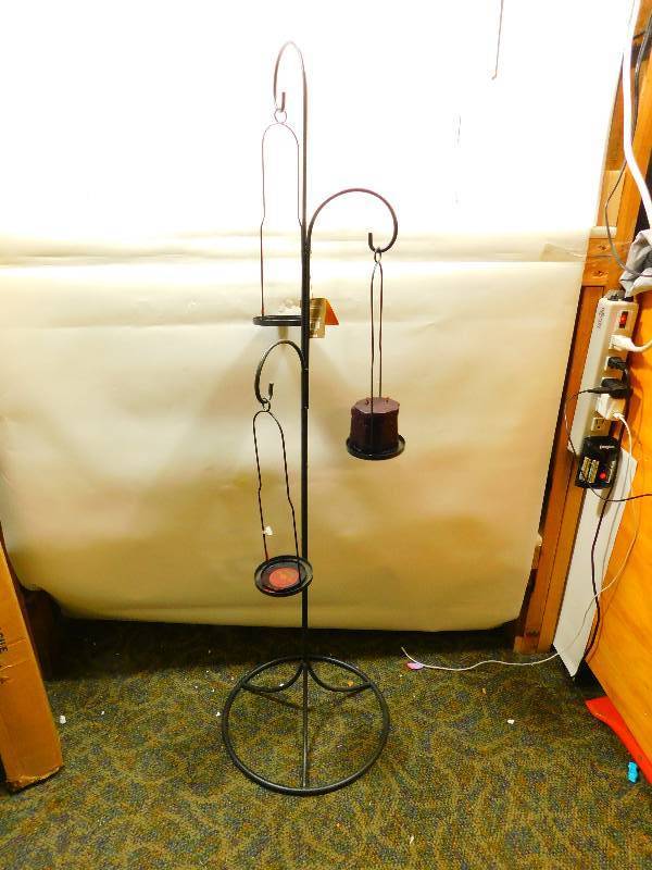 lot 118 image: Wire Indoor Outdoor Lantern