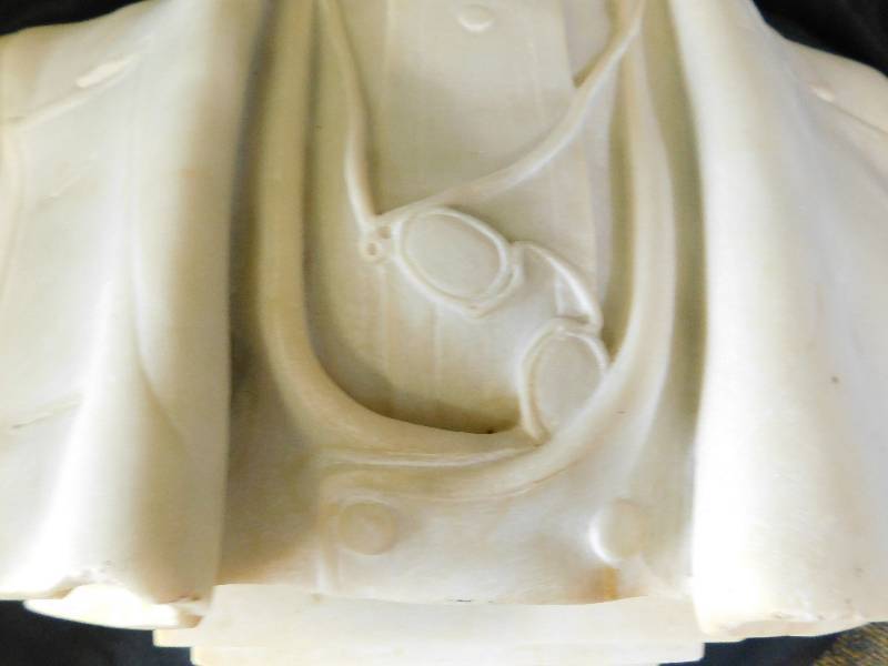 lot 1A image: Marble Bust