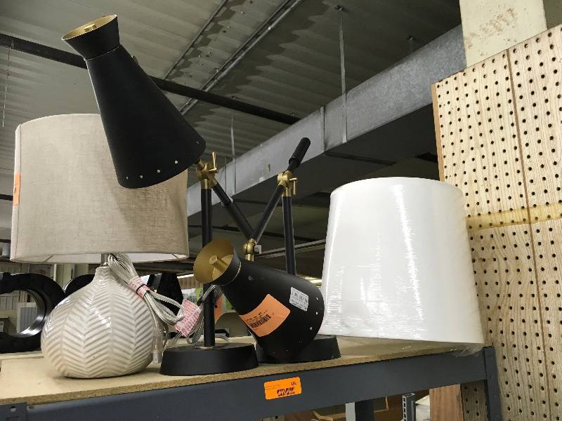 lot 132 image: Misc Lamps